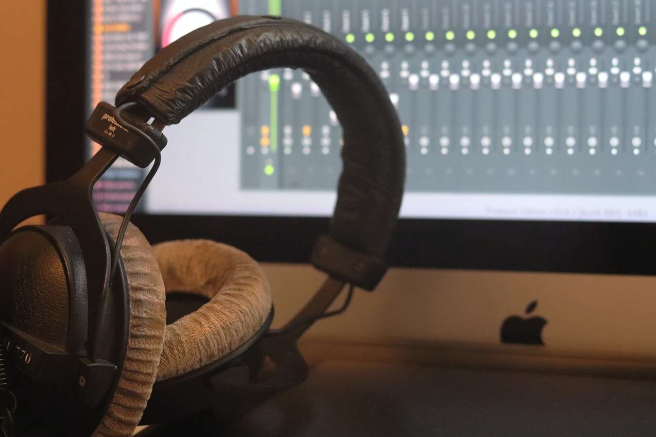 How to distribute a podcast on Mixcloud + Spotify + Google + Apple Podcasts
